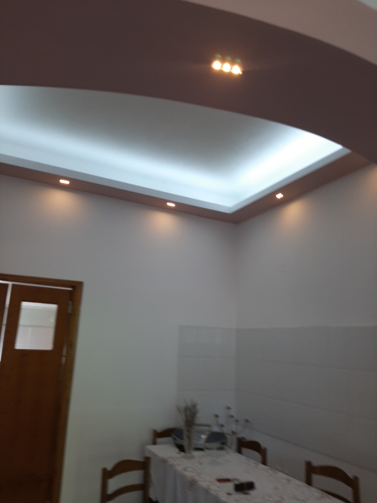 Κρυφός Φωτισμός Οροφής